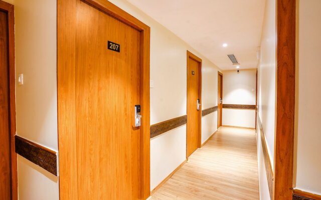 Fabhotel Azure