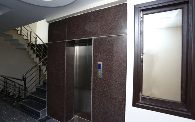 OYO 30916 Agk Residency