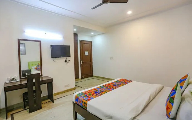 Fabhotel Grand Palace