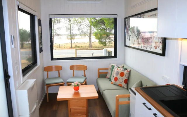 The Pink Lake Tiny House - 'peony'