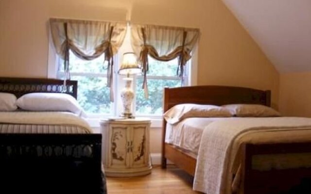 Holman Street Apartment