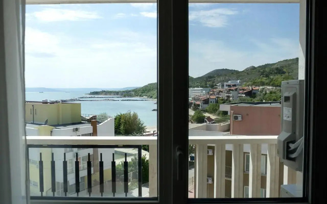 White Lagoon - Luxurious 1BD Flat near Kavarna