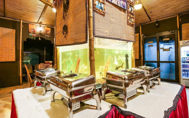 Oyo 47577 Hotel Goldenland