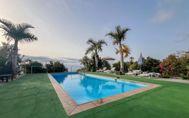 Lightbooking Luymar con piscina Villa de Mazo