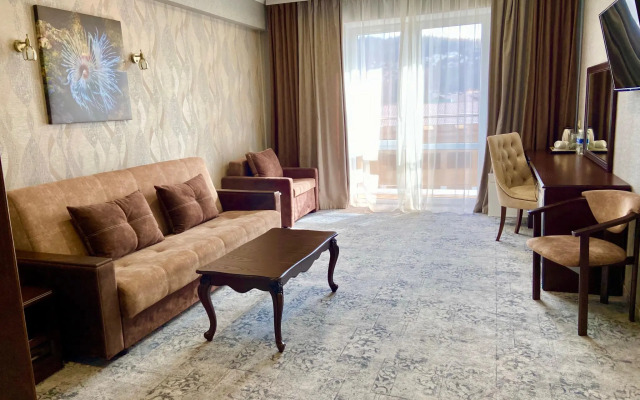 Priboy Grand Hotel and Spa