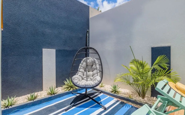 Renovated 4br2ba w Private Pool in Prime Location