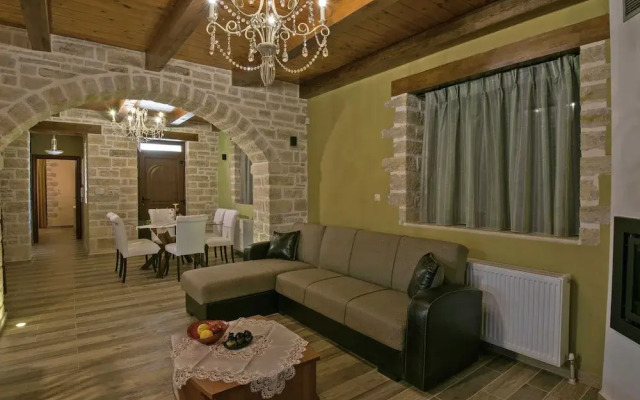 Luxurious Villa With Private Pool, Near a Couple of Restaurants & Sandy Beach