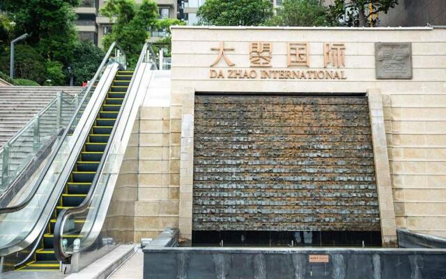 LuoYang LuoLong·DaZhaoGuoJi Square· Locals Apartment 00176120
