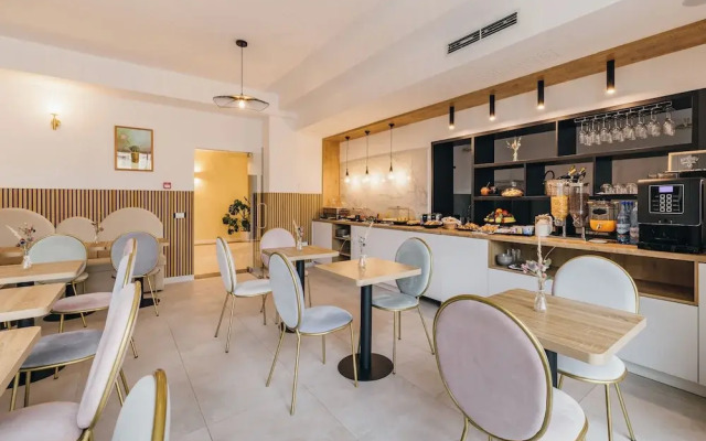 Hotel Agora