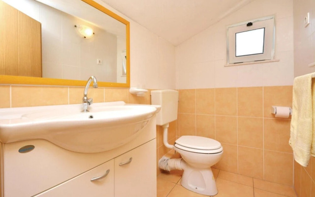 Awesome Home in Grohote With Wifi and 4 Bedrooms