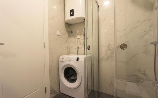 Minimalist stylish 1 BR apartment in Tre Group