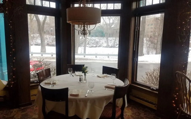 Nicollet Island Inn
