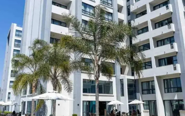 Stylish & Elegant With Epic Views Near Menlyn