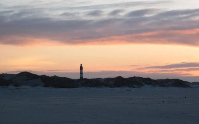 "lee" in House Smaswai 10