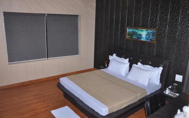 Hotel Shriji Resorts