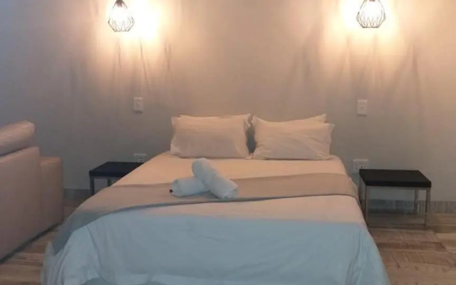 Guest House on Gillian Unit 7 (Adults Only)