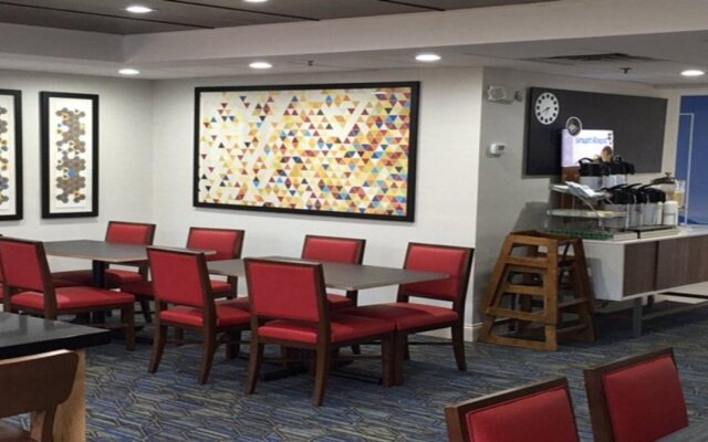 Holiday Inn Express Louisville Northeast by IHG