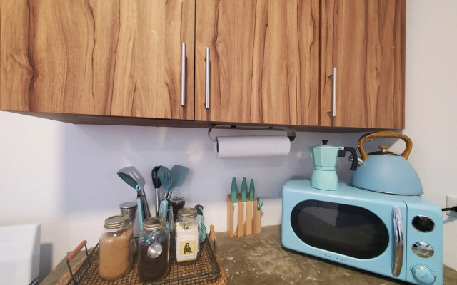 Comfy apartment 8 minute walk from beach