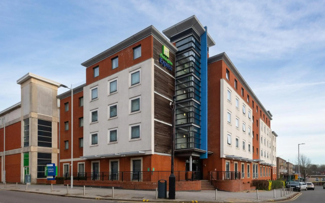 Holiday Inn Express Stevenage by IHG