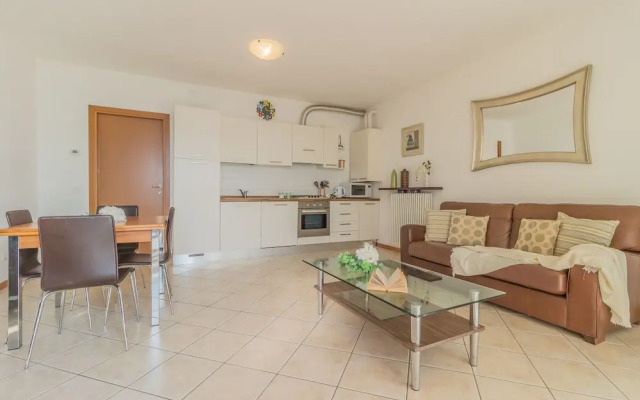 Golden View Apartment