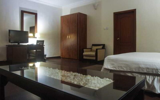 Savoy Suites