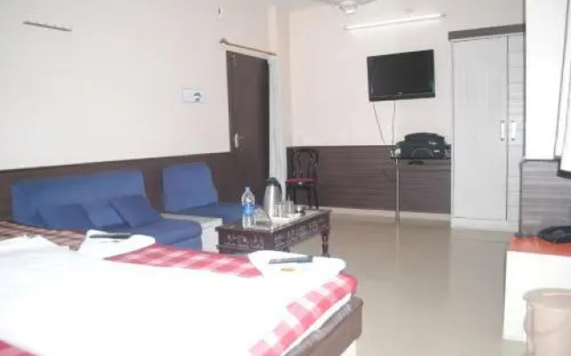 Hotel Vinayak Palace