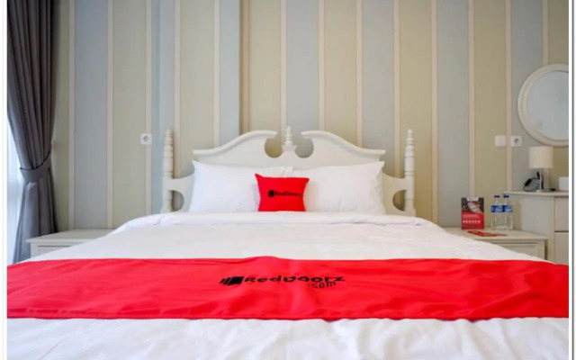 RedDoorz Plus @ Madukoro Raya Semarang