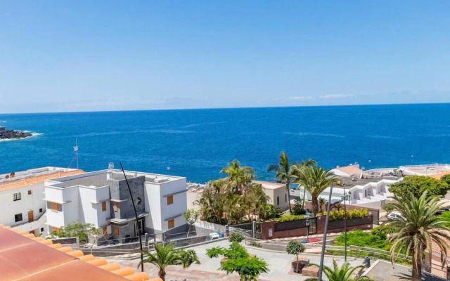 Oceanview Penthouse With Jacuzzi by DreamHomesTenerife