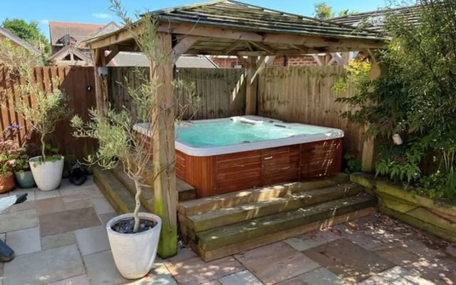 4 Bed House Sleep 10 Parking HotTub Wifi