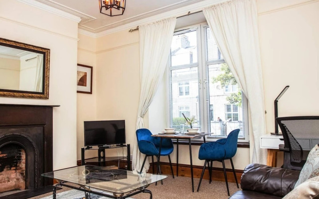 The Summit West End - 1BR Cosy Flat, Central, Wifi