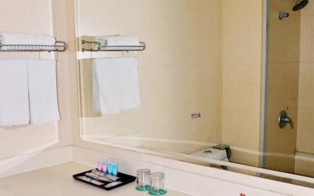 Motel 168 Shanghai Nanhui Huinan Town Tesco Branch