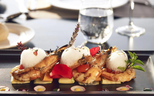 Santo Pure Oia Suites and Villas