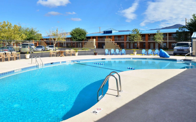 The Classic Desert Aire Hotel