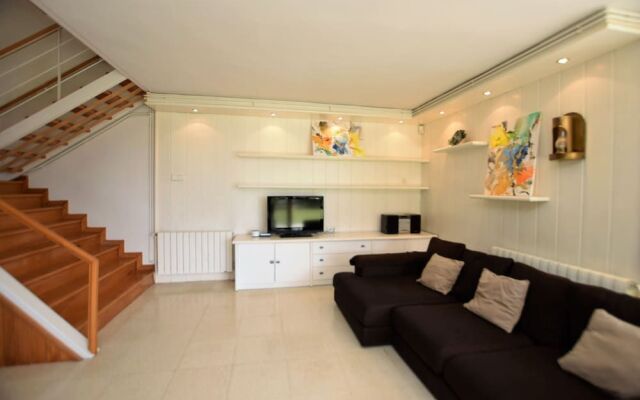 HomeHolidaysRentals Palmeras House - Costa Barcelona