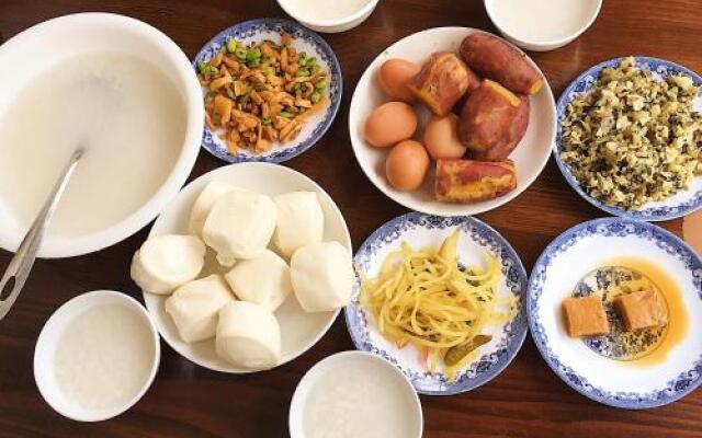Mogan Mountain Yunpan Xingxi Guesthouse