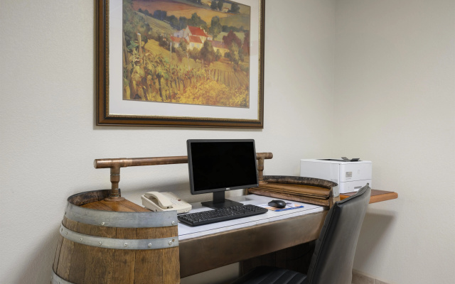 Crown Pointe Lodge, BW Signature Collection