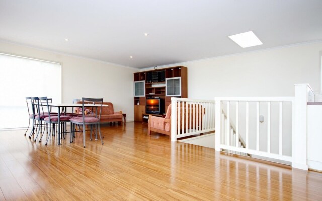 Redman Place, 2/9