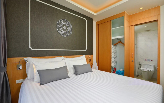 The Aristo Beach Front 33 by Holy Cow