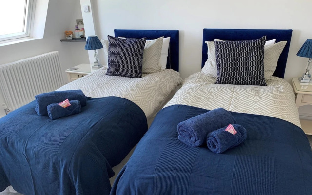 Lazy Waves Boutique B&B