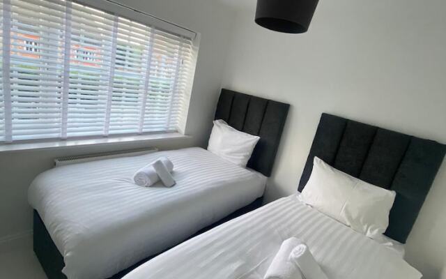 New Build Dickins Heath