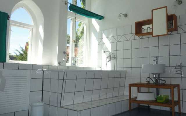 The Large Holiday Apartment