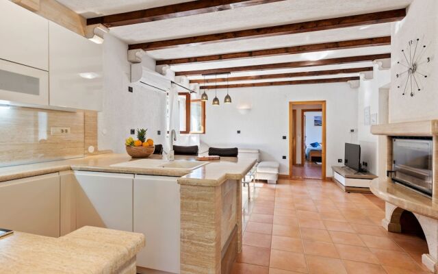 Beautiful Villa in Selca with Private Swimming Pool