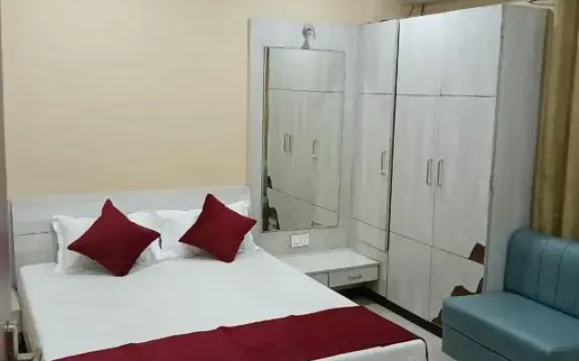 Tirupati Palace Hotel