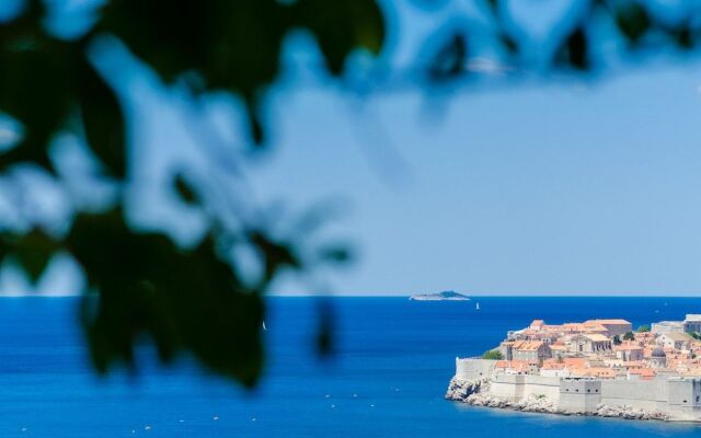 Shining Star Apartments