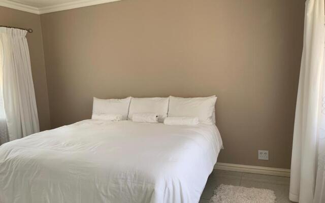 White House lodge in Scotburgh