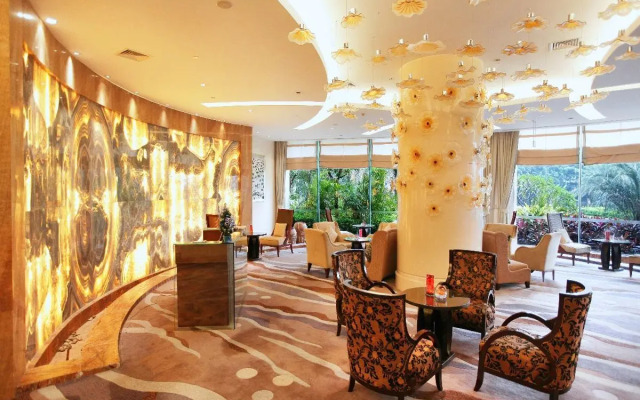 Golden Shining New Century Grand Hotel Beihai