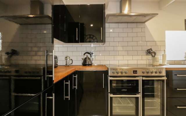 Flat 1, Brek House
