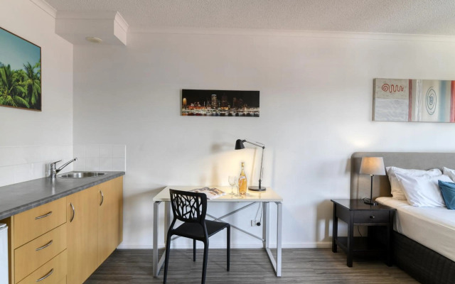Central Brunswick Apartment Hotel