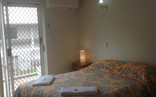 Bayshores Holiday Apartments