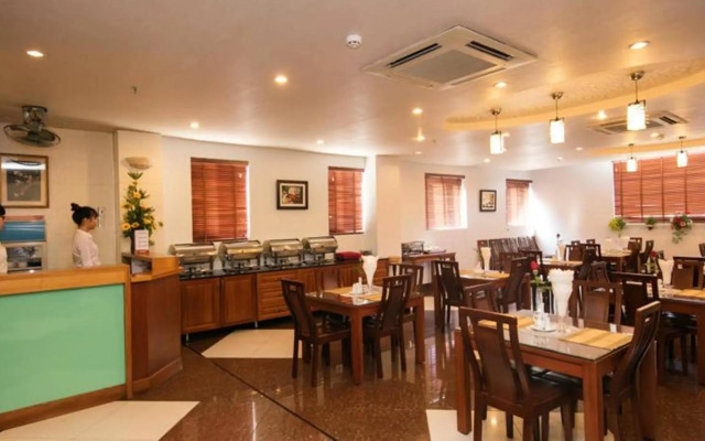 Premium White Lion Hotel